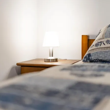 Drevenicka V Durcinej - Julia Durcina