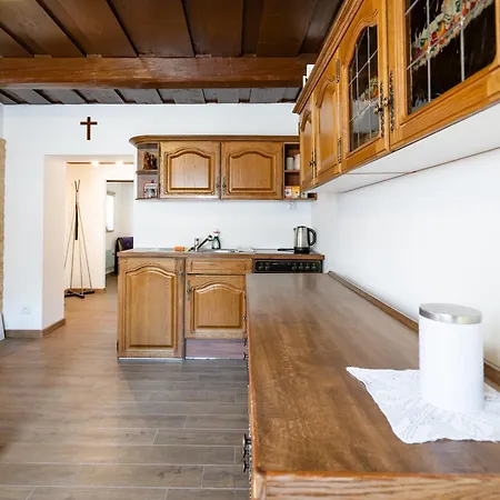 Drevenicka V Durcinej - Julia Durcina