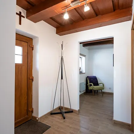 Drevenicka V Durcinej - Julia *