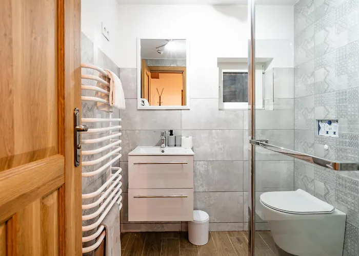 Drevenicka V Durcinej - Julia *