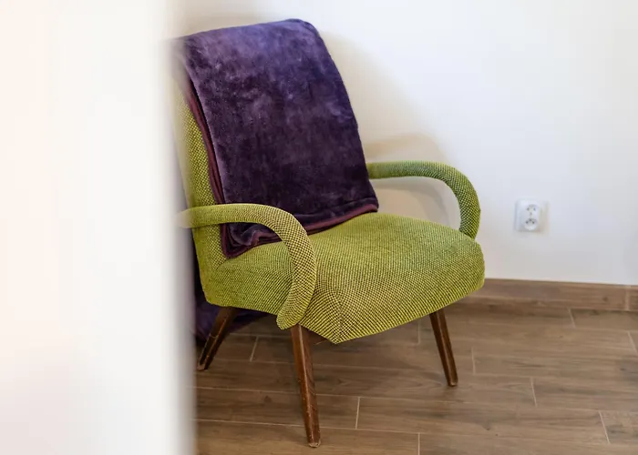 Drevenicka V Durcinej - Julia *